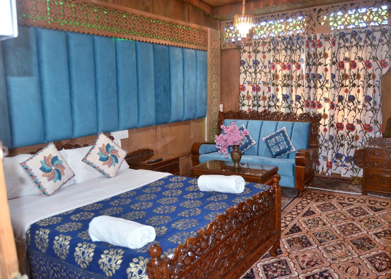 New Lakes Crown Group Of Houseboats Srīnagar Esterno foto