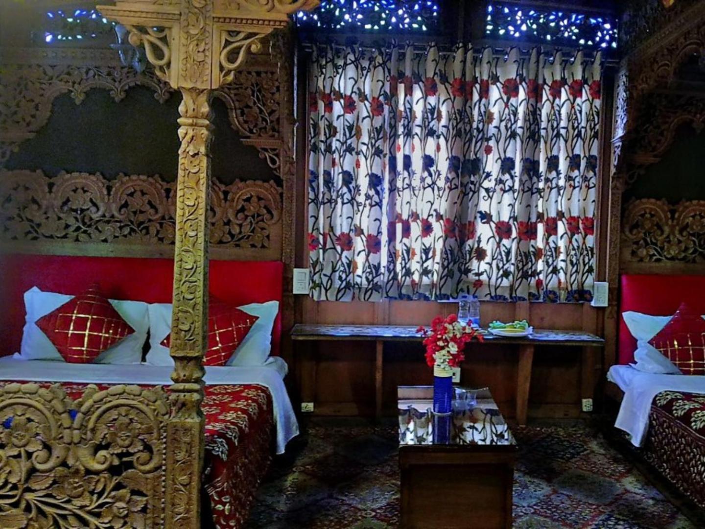 New Lakes Crown Group Of Houseboats Srīnagar Camera foto